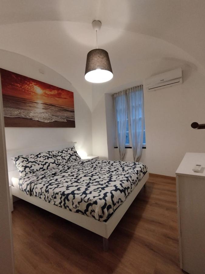 The First Luccoli Garibaldi Rolli Apartment Генуа Екстериор снимка